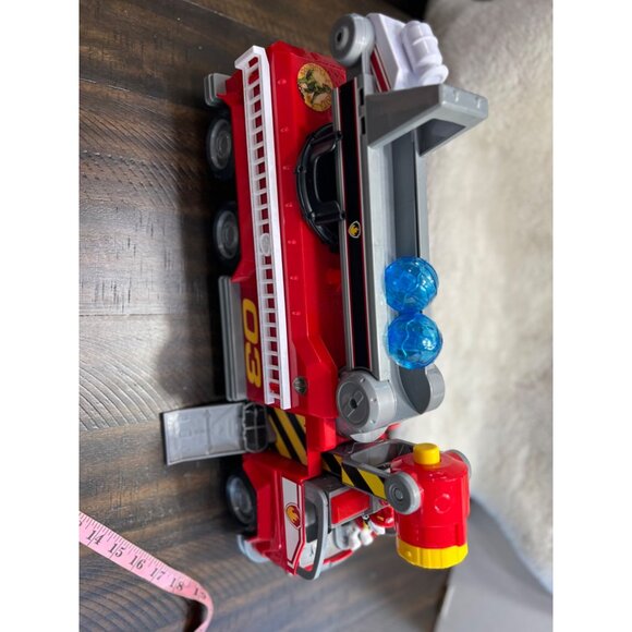 Paw Patrol Ultimate Rescue Fire Truck Toy With Marshall & Accessories - Picture 5 of 9